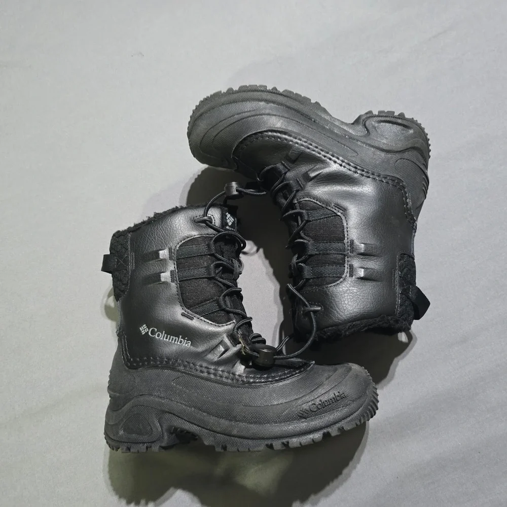 Columbia Bugaboot Winter Boots Kids Size 2 Black Waterproof Insulated BY4430-010